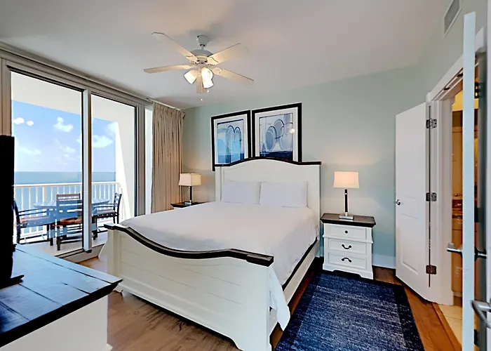 Apartment Island Towers #1301